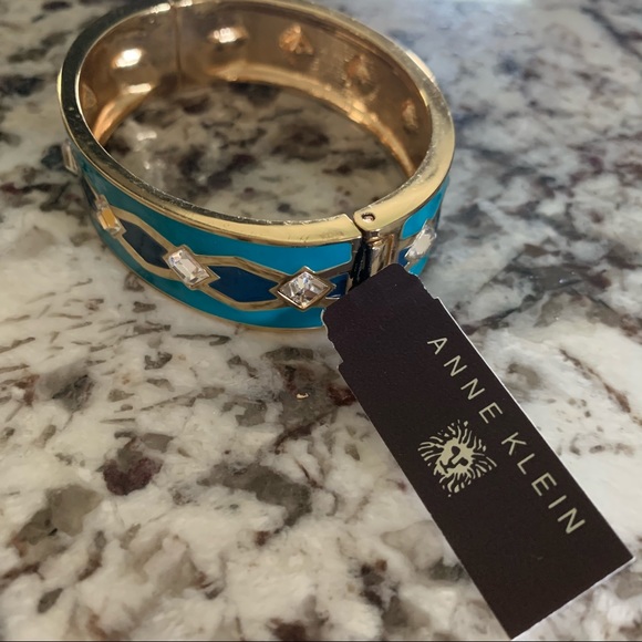 ANNE KLEIN magnetic sparkly bangle - Picture 2 of 4